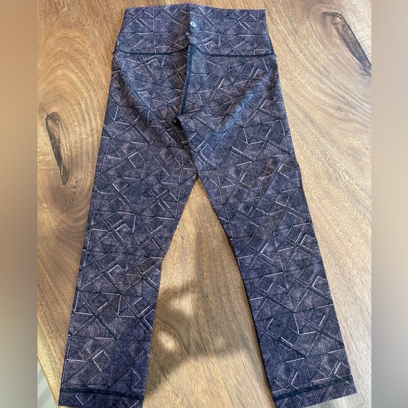 New lululemon pants - Picture 3 of 4